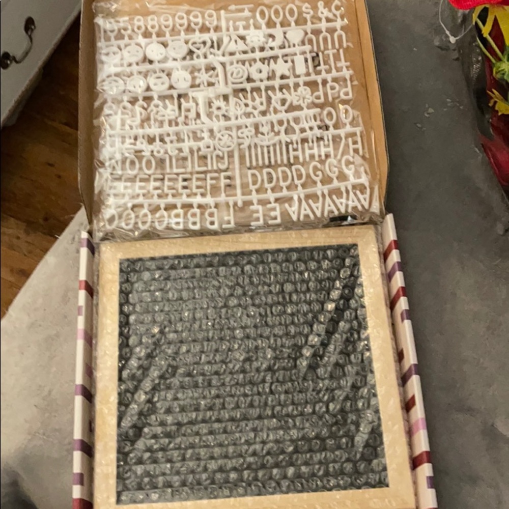 Felt message board - Picture 4 of 5